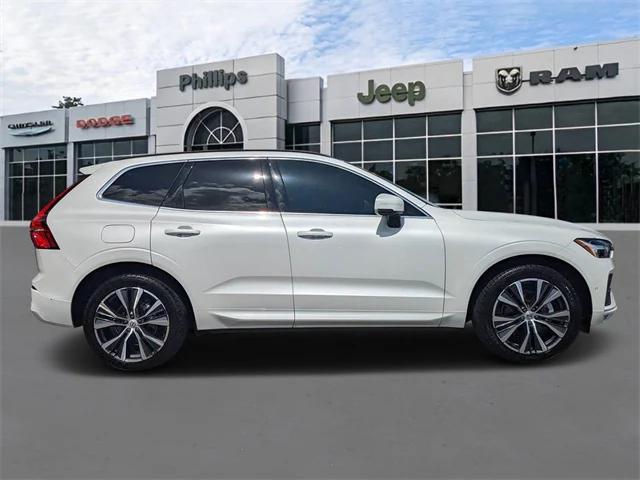 2022 Volvo XC60 B5 Momentum