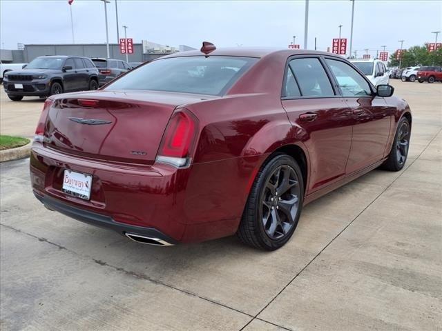 2021 Chrysler 300 Touring