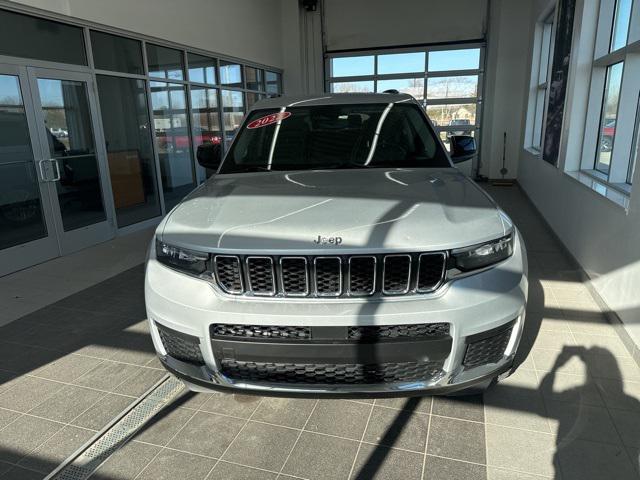 2022 Jeep Grand Cherokee L Laredo 4x4 2022 Jeep Grand Cherokee L Laredo 4x4