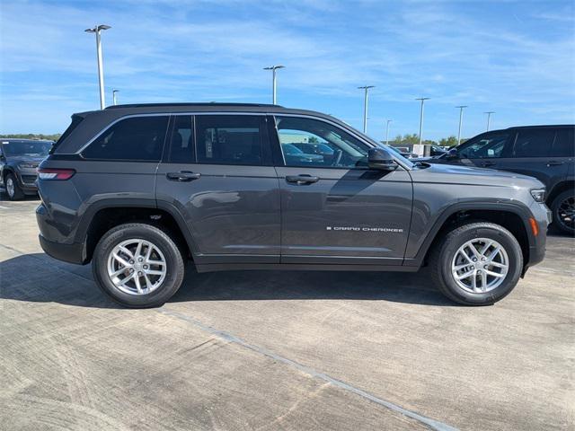 2025 Jeep Grand Cherokee GRAND CHEROKEE LAREDO X 4X2