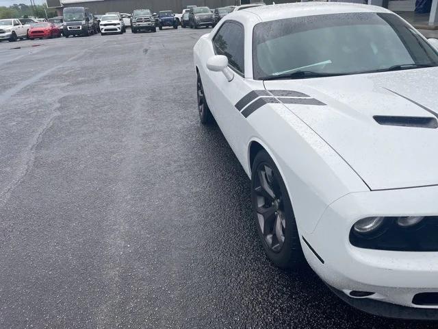 2017 Dodge Challenger SXT Plus