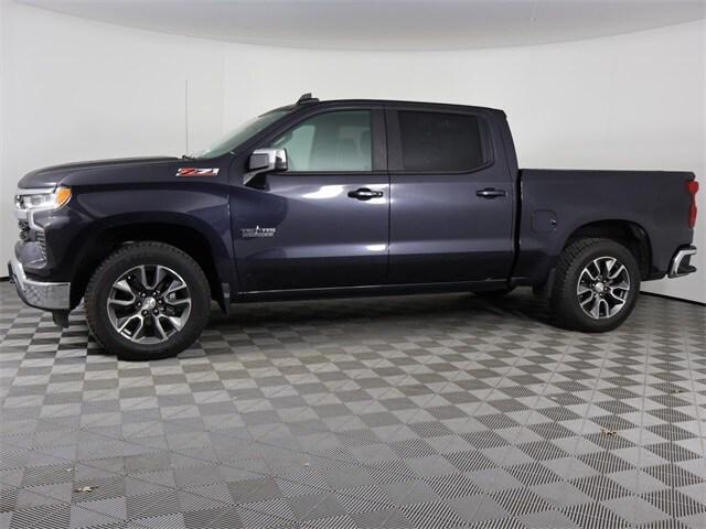 2022 Chevrolet Silverado 1500 4WD Crew Cab Standard Bed LT