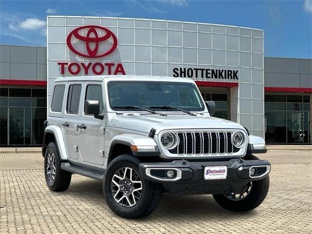2024 Jeep Wrangler 4-Door Sahara 4x4