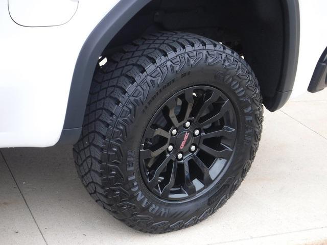 2023 GMC Sierra 1500 4WD Crew Cab Short Box AT4X
