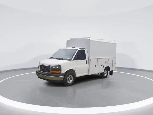 2025 GMC Savana Cutaway Work Van