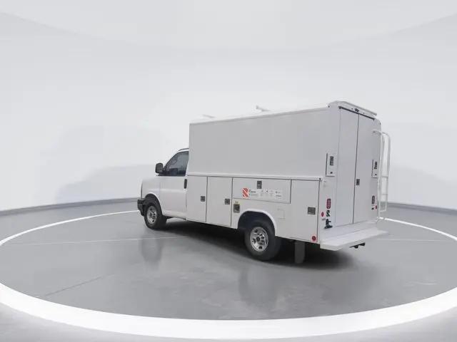 2025 GMC Savana Cutaway Work Van