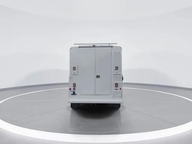 2025 GMC Savana Cutaway Work Van