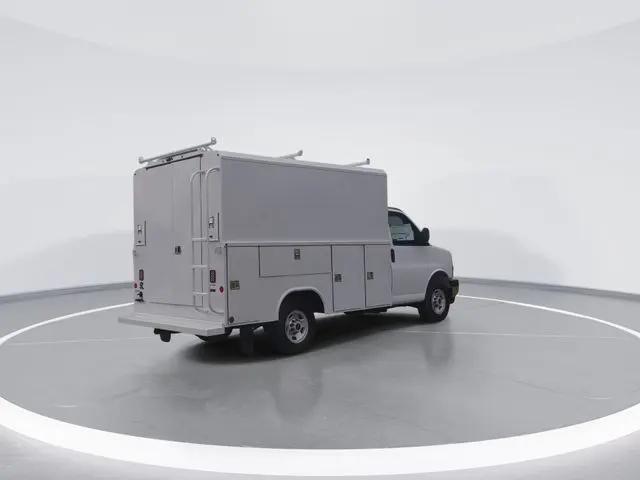 2025 GMC Savana Cutaway Work Van