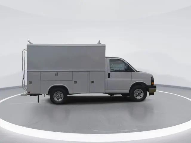 2025 GMC Savana Cutaway Work Van