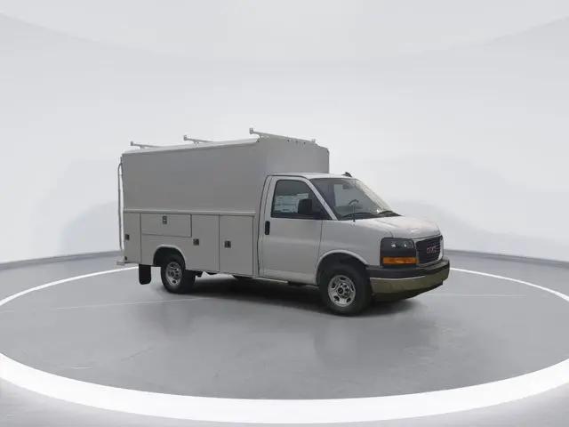 2025 GMC Savana Cutaway Work Van