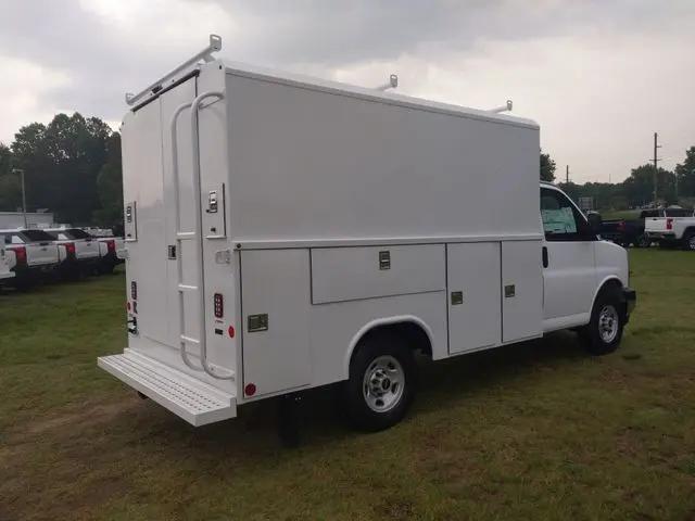 2025 GMC Savana Cutaway Work Van