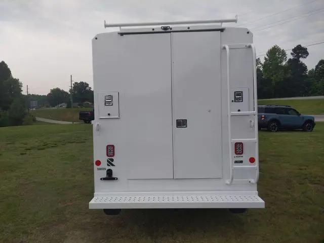 2025 GMC Savana Cutaway Work Van