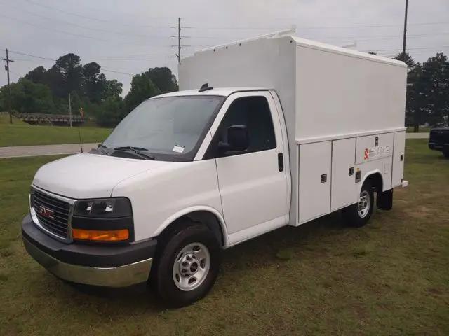2025 GMC Savana Cutaway Work Van