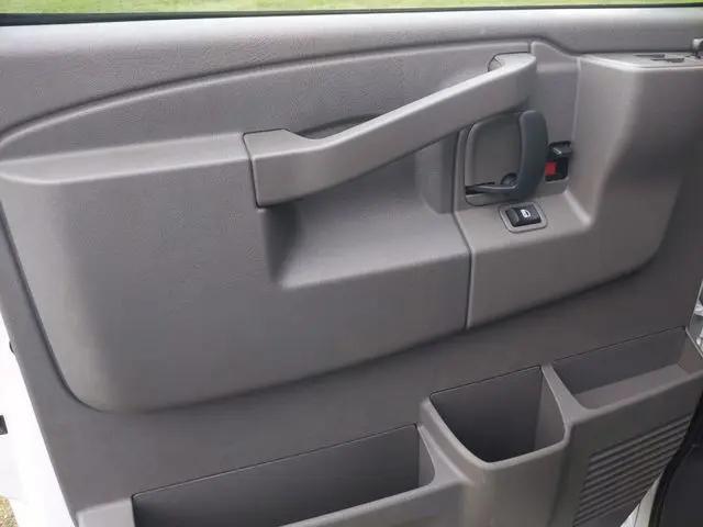 2025 GMC Savana Cutaway Work Van