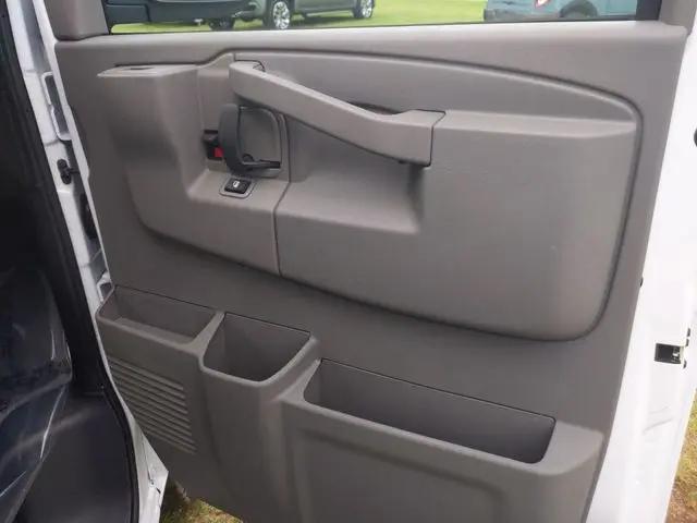 2025 GMC Savana Cutaway Work Van