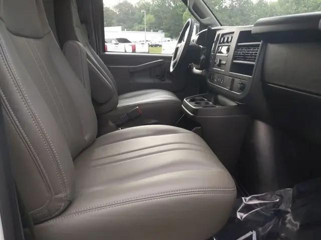2025 GMC Savana Cutaway Work Van