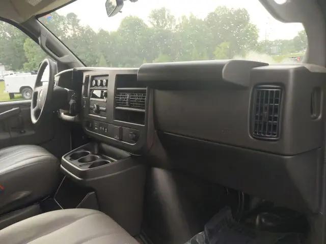2025 GMC Savana Cutaway Work Van