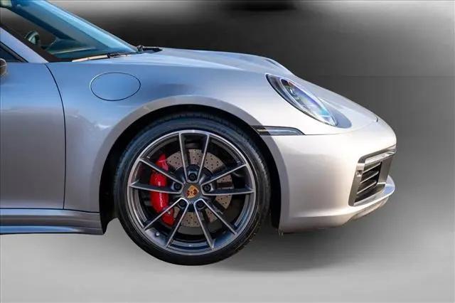 2020 Porsche 911 Carrera 4S Cabriolet