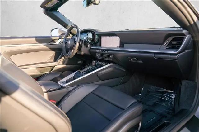 2020 Porsche 911 Carrera 4S Cabriolet