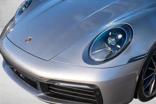 2020 Porsche 911 Carrera 4S Cabriolet