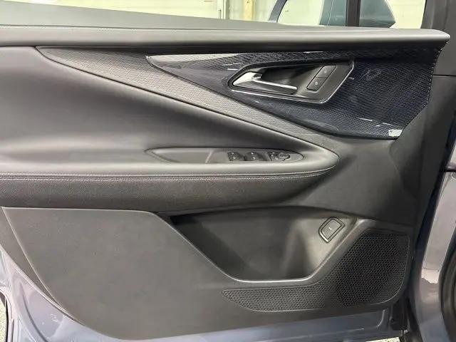 2025 Chevrolet V Blazer RWD LT