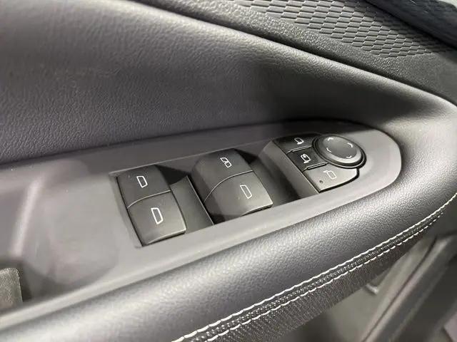 2025 Chevrolet V Blazer RWD LT