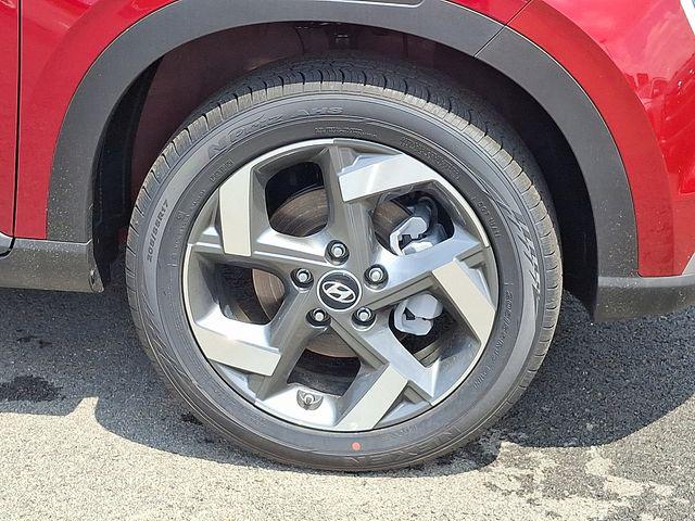 2025 Hyundai Venue Limited - Photo 8