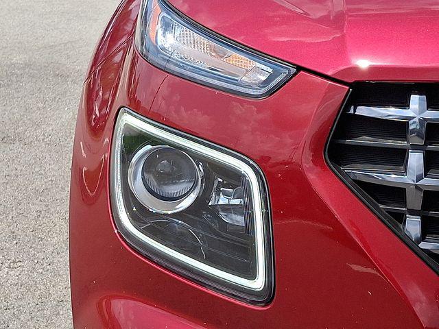 2025 Hyundai Venue Limited - Photo 9