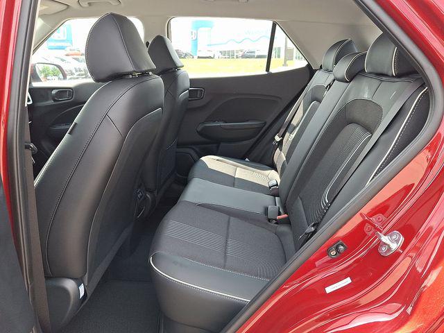 2025 Hyundai Venue Limited - Photo 10