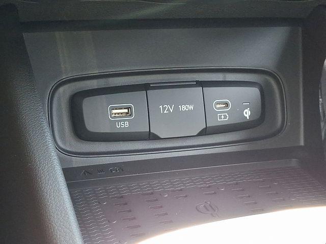 2025 Hyundai Venue Limited - Photo 20