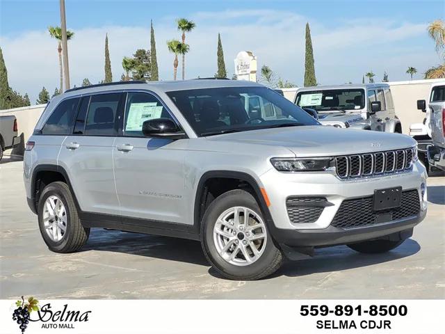 2025 Jeep Grand Cherokee GRAND CHEROKEE LAREDO X 4X4