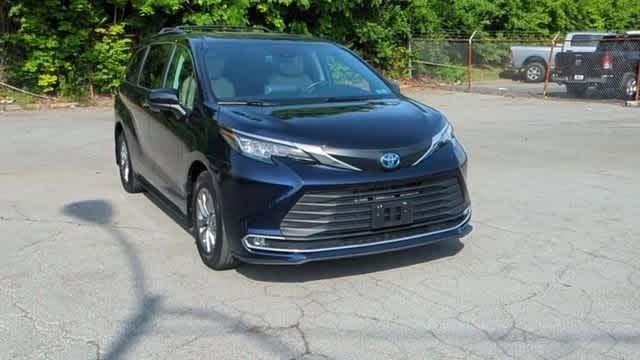 2023 Toyota Sienna XLE