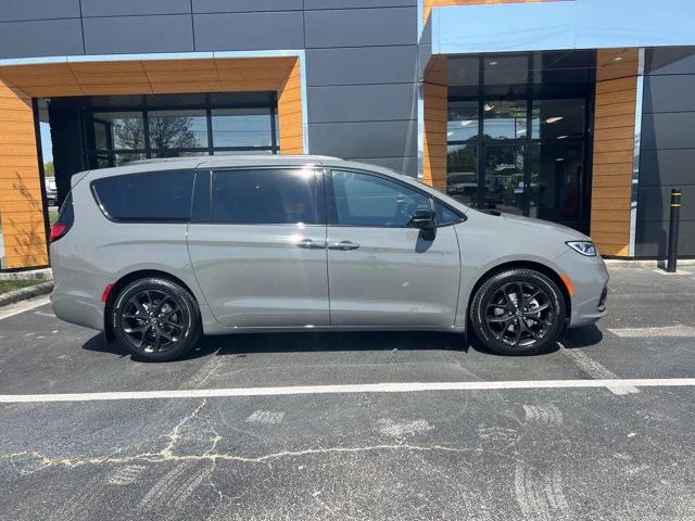 2025 Chrysler Pacifica PACIFICA LIMITED