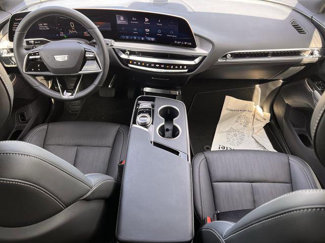 2025 Cadillac iQ Luxury w/1SC