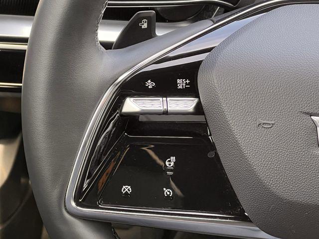 2025 Cadillac iQ Luxury w/1SC
