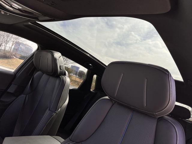 2025 Cadillac iQ Luxury w/1SC