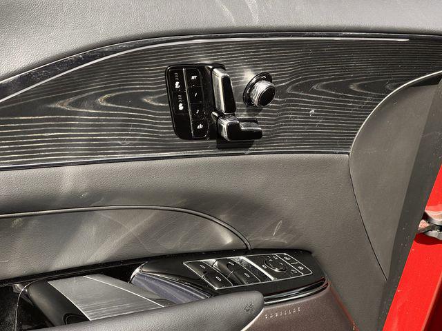 2025 Cadillac iQ Luxury w/1SC