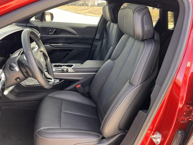 2025 Cadillac iQ Luxury w/1SC
