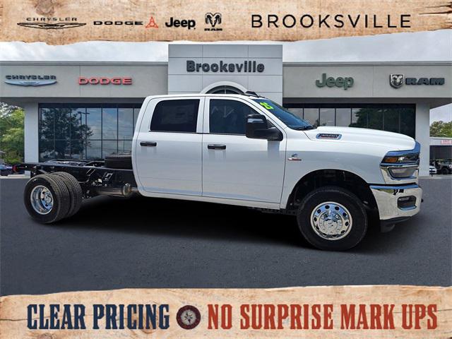 2025 RAM Ram 3500 Chassis Cab RAM 3500 TRADESMAN CREW CAB CHASSIS 4X4 60 CA