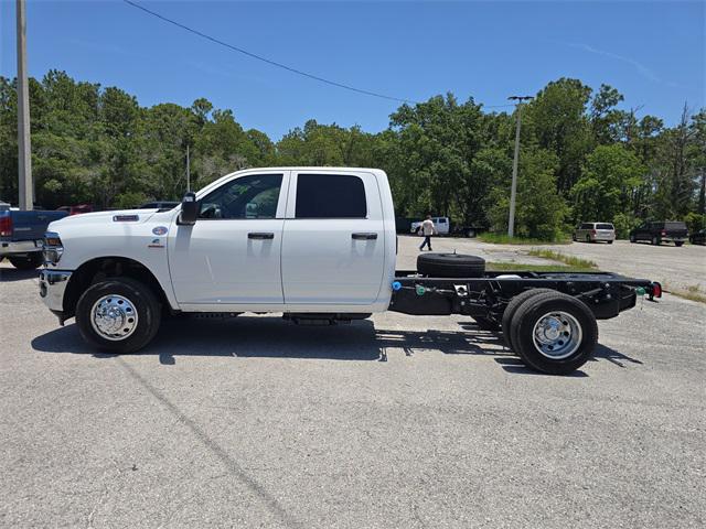 2025 RAM Ram 3500 Chassis Cab RAM 3500 TRADESMAN CREW CAB CHASSIS 4X4 60 CA