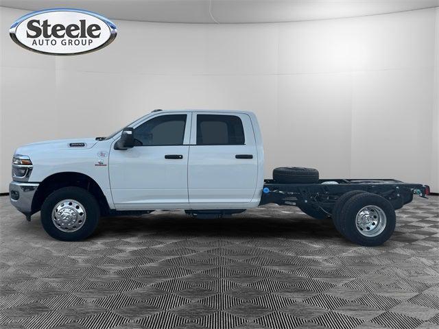 2025 RAM Ram 3500 Chassis Cab RAM 3500 TRADESMAN CREW CAB CHASSIS 4X4 60 CA