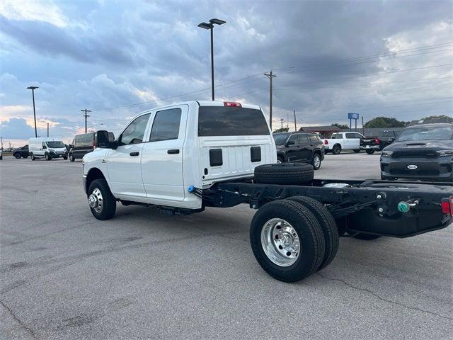 2025 RAM Ram 3500 Chassis Cab RAM 3500 TRADESMAN CREW CAB CHASSIS 4X4 60 CA