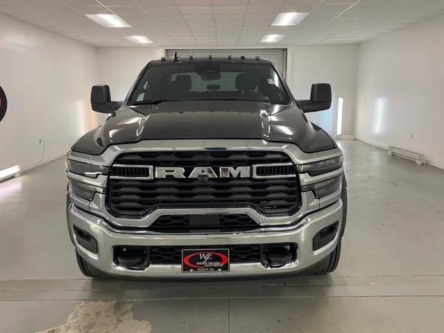 2025 RAM Ram 5500 Chassis Cab RAM 5500 TRADESMAN CHASSIS CREW CAB 4X4 84 CA