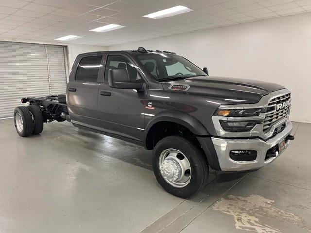 2025 RAM Ram 5500 Chassis Cab RAM 5500 TRADESMAN CHASSIS CREW CAB 4X4 84 CA