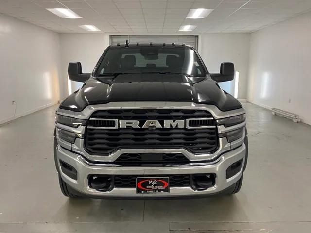 2025 RAM Ram 5500 Chassis Cab RAM 5500 TRADESMAN CHASSIS CREW CAB 4X4 84 CA