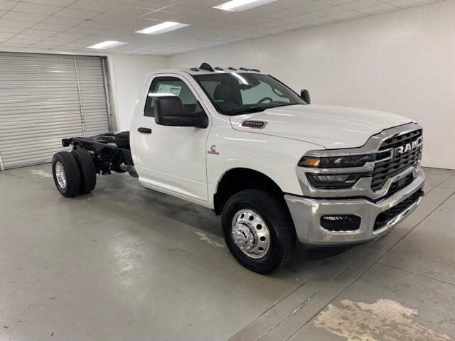 2025 RAM Ram 3500 Chassis Cab RAM 3500 TRADESMAN CHASSIS REGULAR CAB 4X4 84 CA