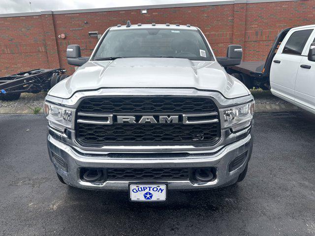 2024 RAM Ram 5500 Chassis Cab RAM 5500 TRADESMAN CHASSIS CREW CAB 4X4 60 CA
