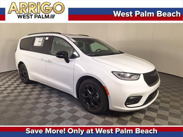 2025 Chrysler Pacifica Hybrid PACIFICA PLUG-IN HYBRID S APPEARANCE