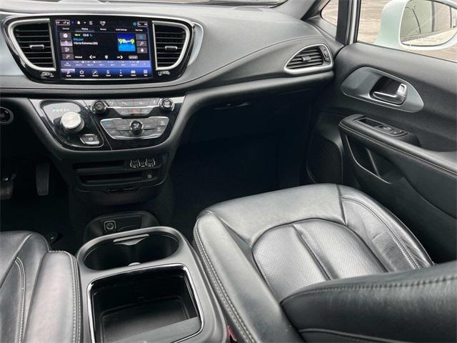 2022 Chrysler Pacifica Hybrid Touring L