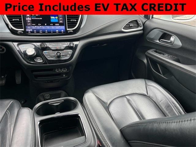 2022 Chrysler Pacifica Hybrid Touring L